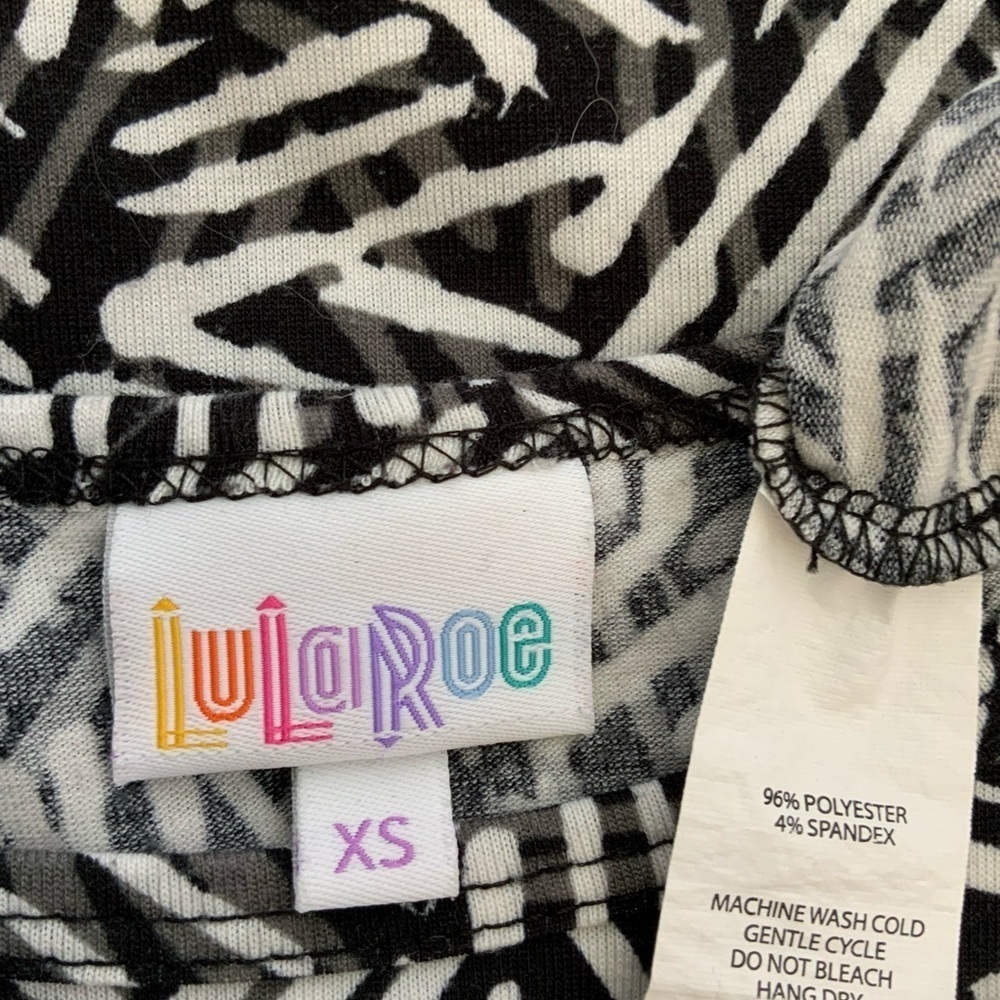 LuLaRoe Drop Shoulder Elbow Sleeve Tunic Top XS - Picture 3 of 8
